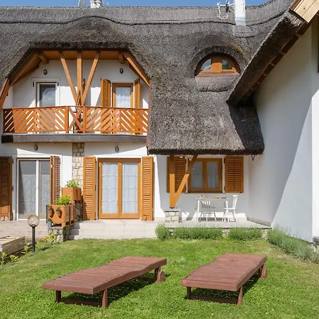 Zalaton Apartman *